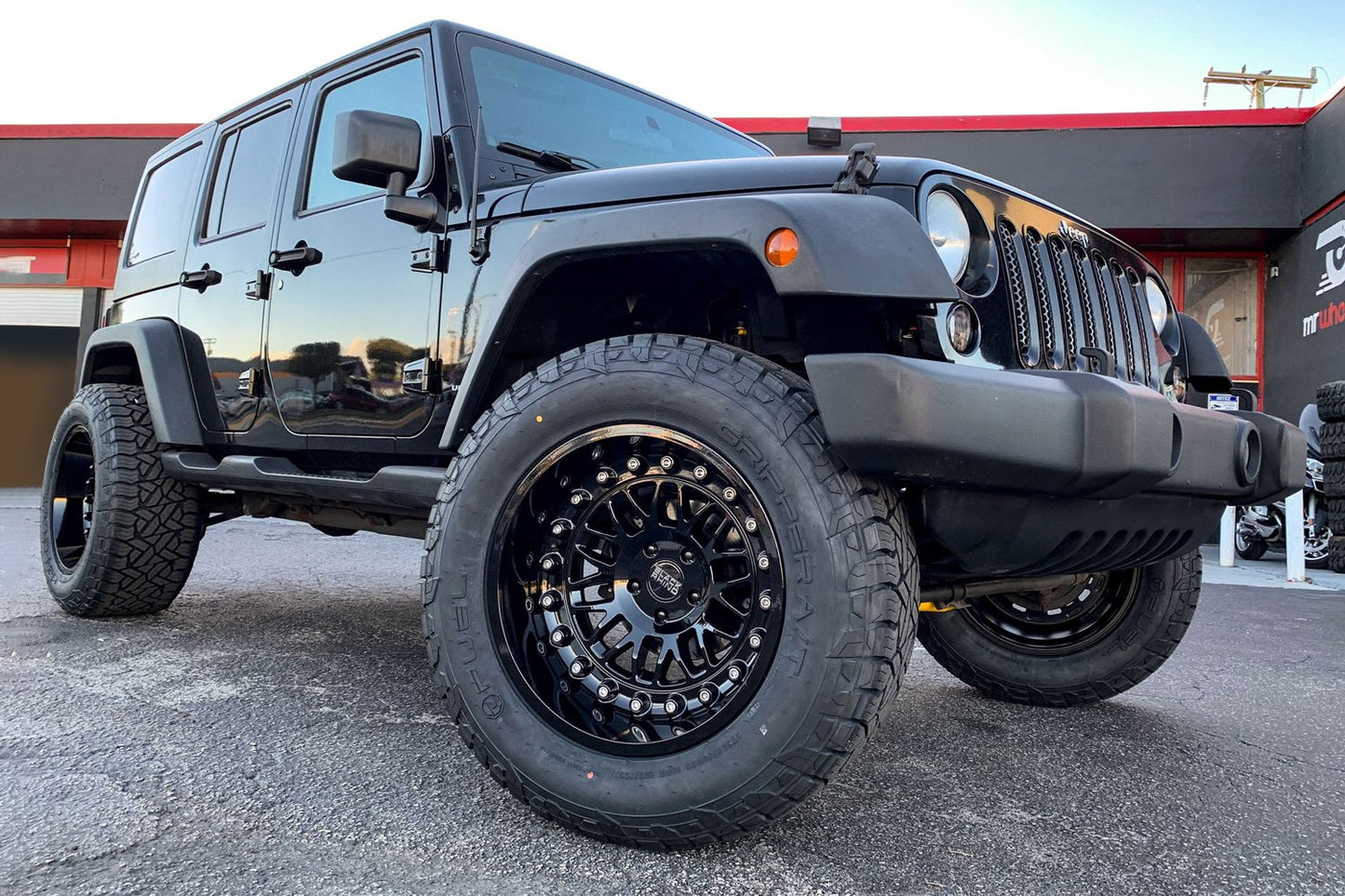 BLACK RHINO FURY GLOSS BLACK 18X9,5 6X139.7