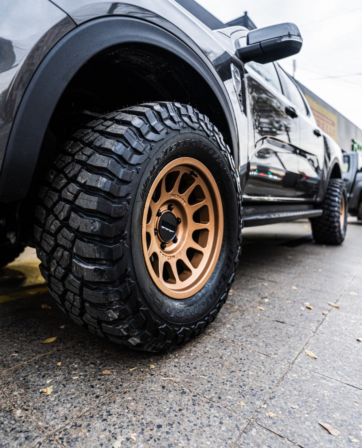METHOD - MR703 BRONZE 6X139.7 17X9 ET -12 BEAD GRIP