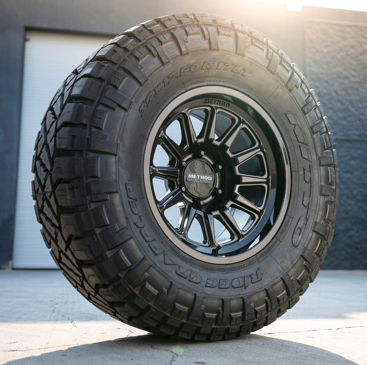 METHOD - MR323 GLOSS BLACK 5X127 17X9 ET -38 CB 71.5