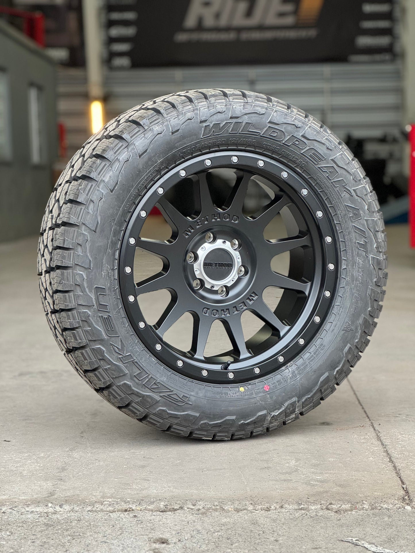 METHOD - MR6O5 BLACK MATTE 20X9 6X135 ET -12