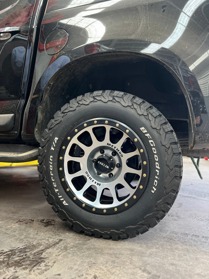 Method 305 Machined Black Lip 6x139.7 r18