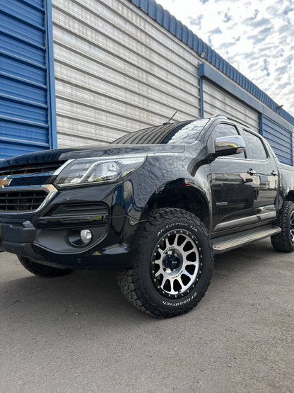 Method 305 Machined Black Lip 6x139.7 r18