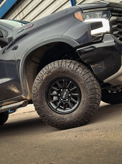 Method 323 Gloss Black 6x139.7 R17