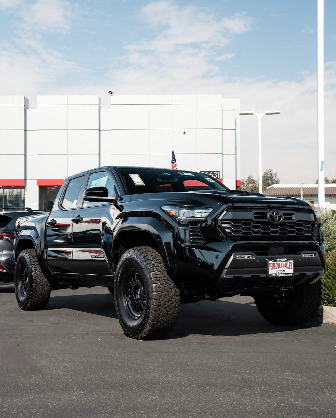 Method 318 Gloss Black 6x135 r17