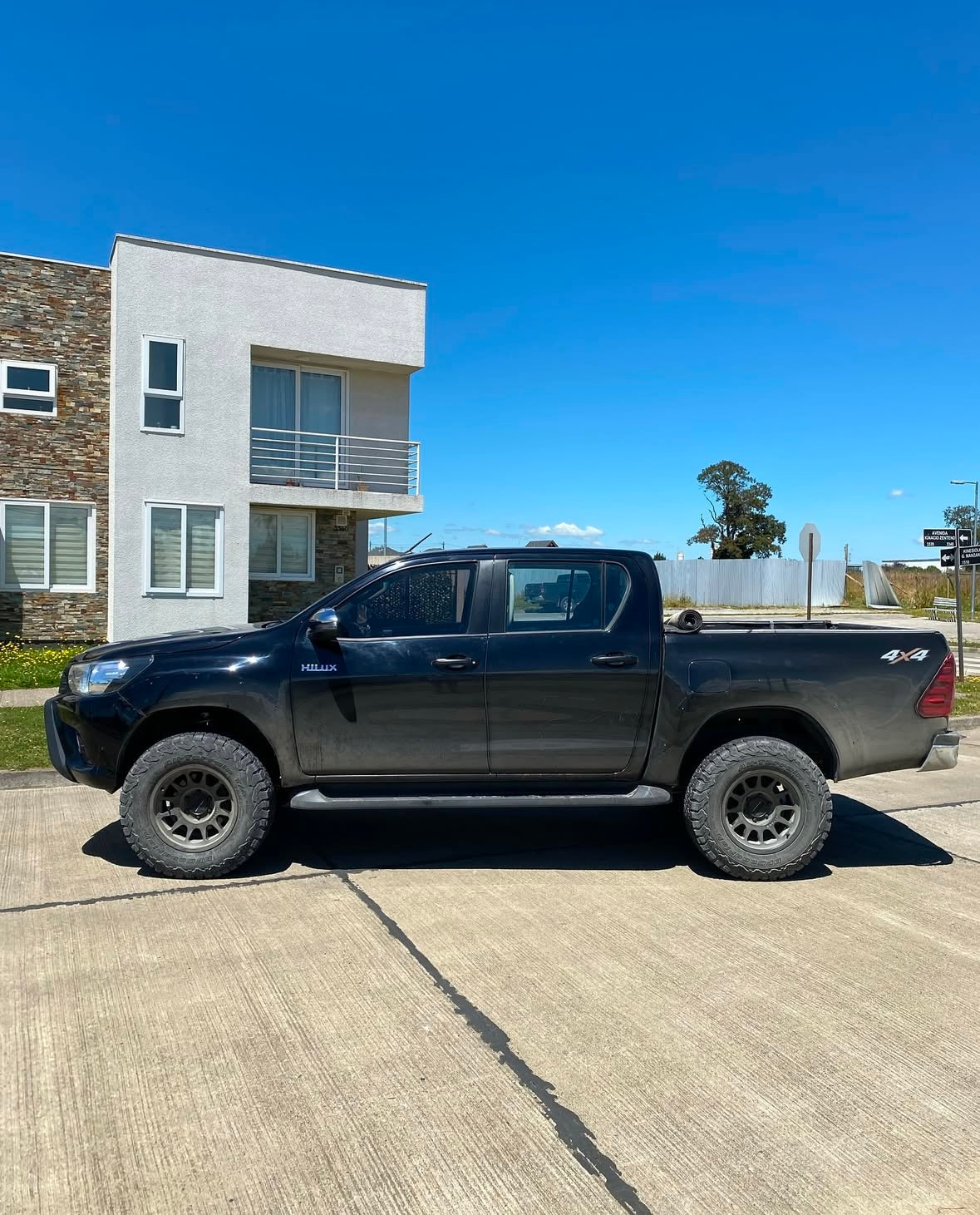 METHOD - MR703 MATTE BLACK 6x139.7 17X9 ET -12 BEAD GRIP