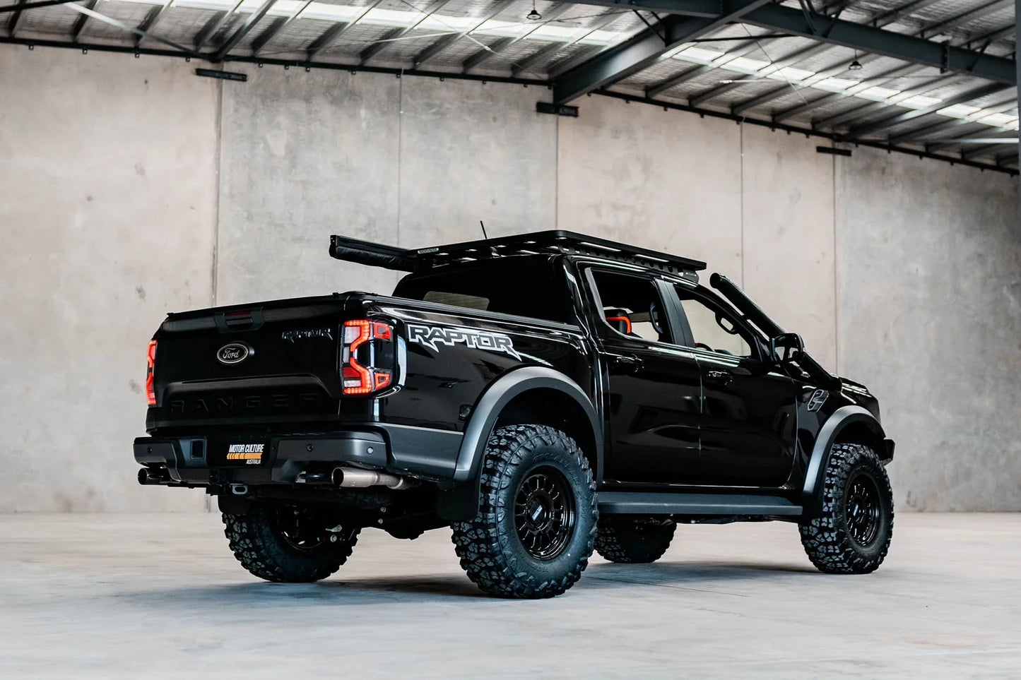 Method 318 Gloss Black 6x139 R17