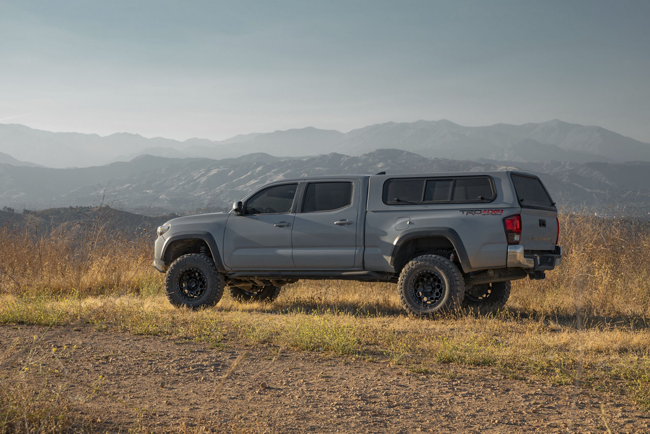 KMC - TREK SATIN BLACK WITH GRAY TINT  17X9.0 6X139.7 ET 0