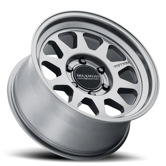 Method 316 Gloss Titanium 6x135 r17