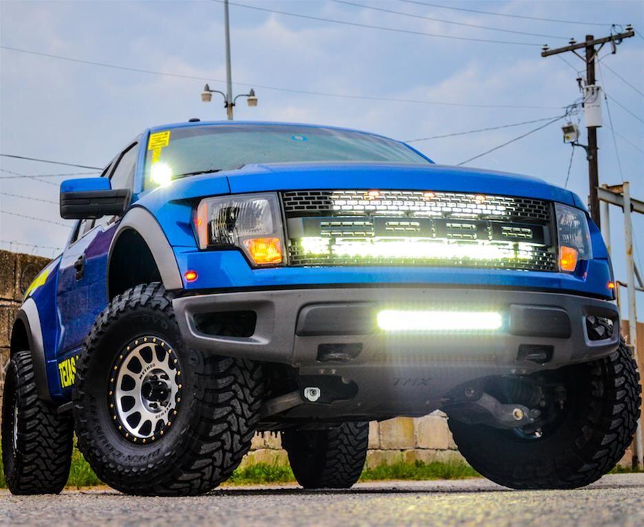 Method MR305 NV R17 6x135 Machined/Black Street Loc