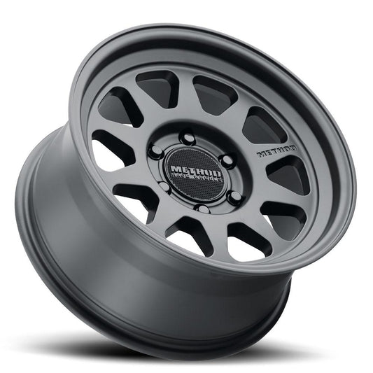 Method MR316, 17x8.5 Gloss Titanium
