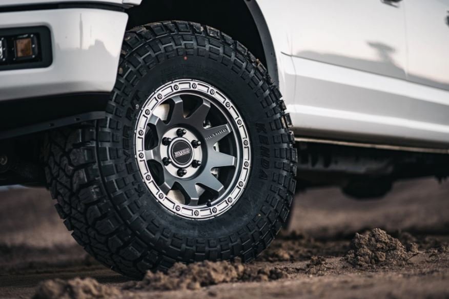 Method MR317, 17x8.5 6x5.5 Titanium